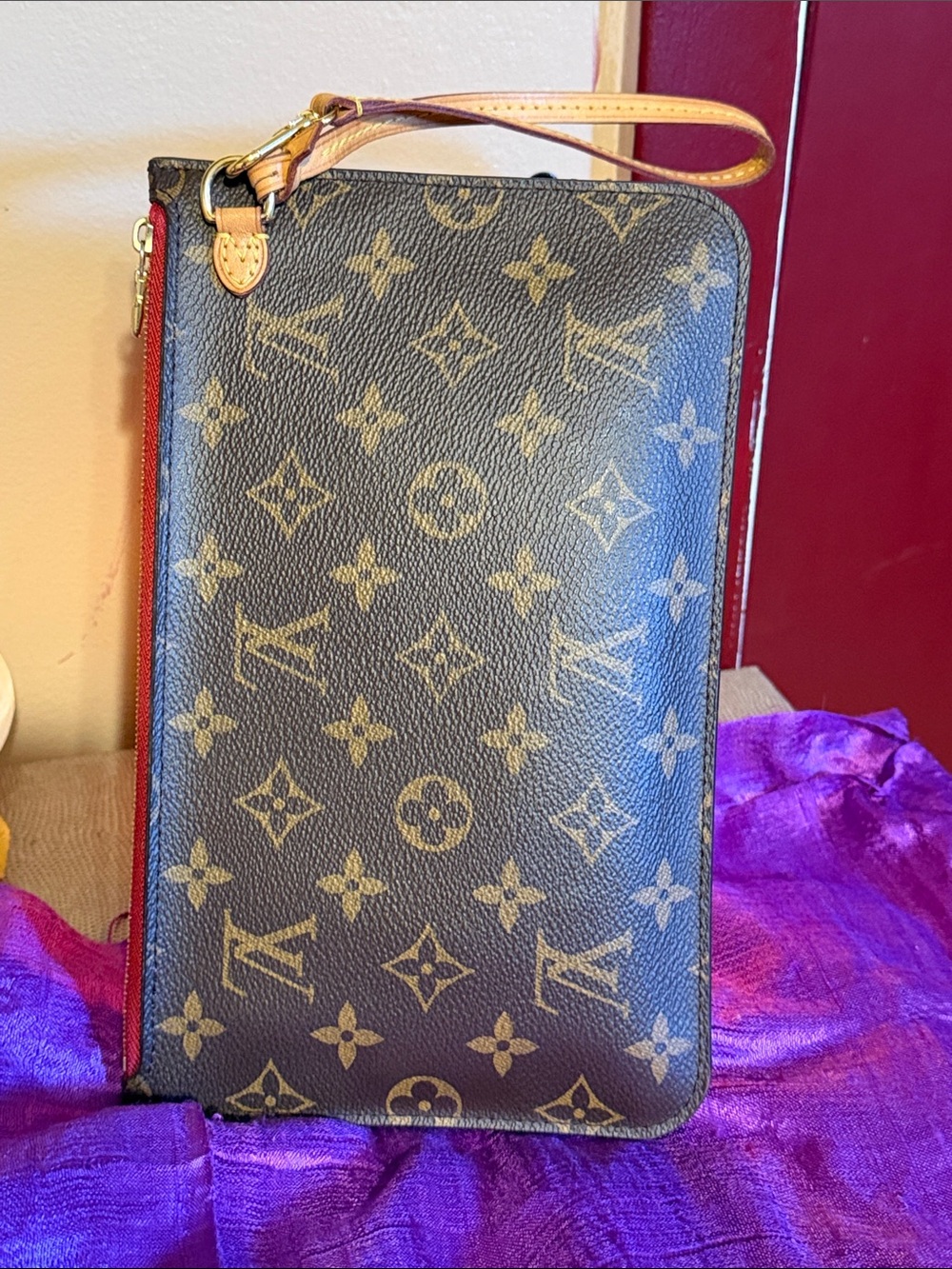 🔥🔥FLASH SALE🔥🔥Louis Vuitton Monogram Canvas Pouch - Picture 15 of 16
